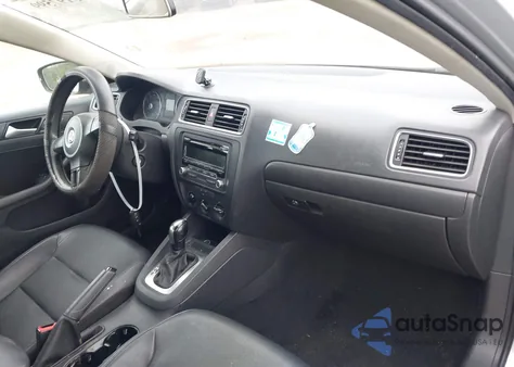 2014 Volkswagen Jetta 1.8T Se from USA, damaged, VIN 3VWD17AJ5EM238121